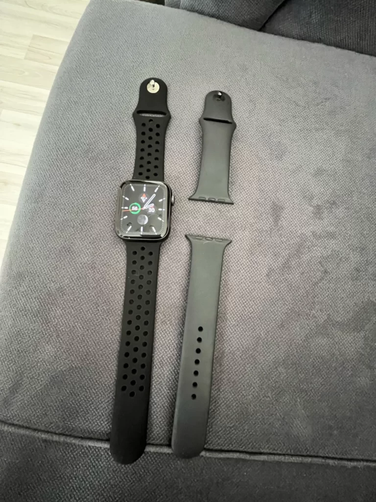 W26 Pro Max Smartwatch + Earpods photo review