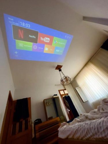 4K Android 11 Portable Projector – HY300 Smart Home Theater & Outdoor Cinema photo review