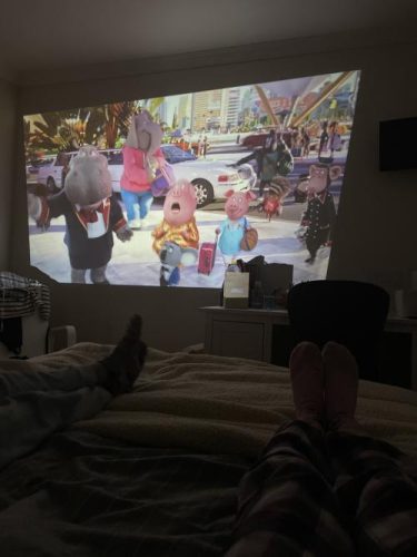 4K Android 11 Portable Projector – HY300 Smart Home Theater & Outdoor Cinema photo review