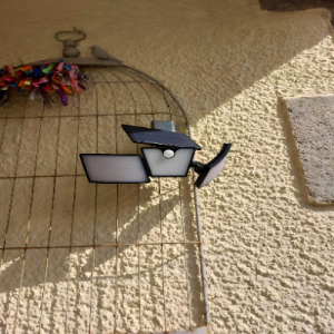 Three-sided solar light with motion sensor | SENSBEAM photo review