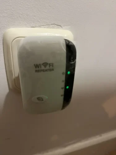 Universal WiFi Signal Booster - Long-Range WiFi Extender with Easy Plug photo review
